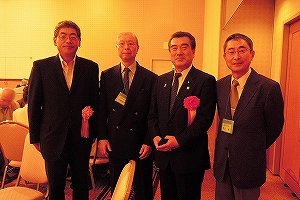 (写真=主濱参議院議員と)