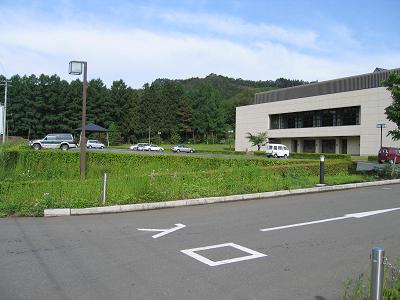 南駐車場（公園の南側、総合公園体育館に接しています）