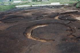 大釜館遺跡出土の円形周溝墓（古代のお墓）