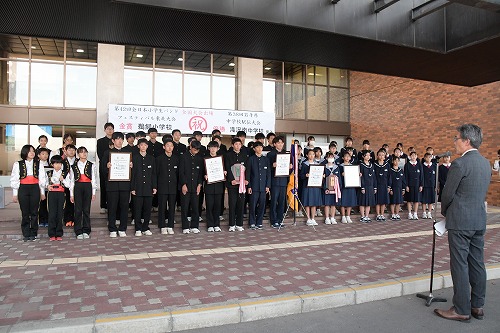 第42回全日本小学生バンドフェスティバル東北大会で活躍した小中学生約60人の写真