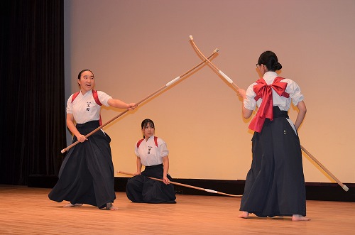 なぎなた演武の様子