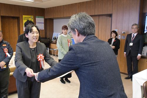 賞状授与の様子