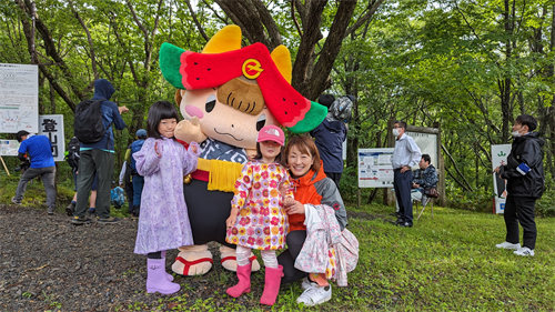 子どもたちとちゃぐぽんとの写真