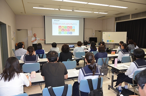 グローバルなマナビ世界はひとつSDGs（エスディージーズ）セミナーの様子2