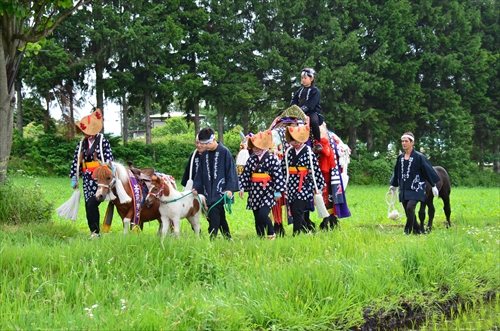 コロナでチャグチャグ馬コ行進行事中止も、馬主有志が鬼越蒼前神社にお参り1