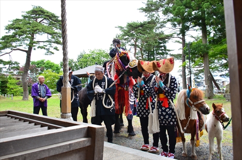 コロナでチャグチャグ馬コ行進行事中止も、馬主有志が鬼越蒼前神社にお参り4