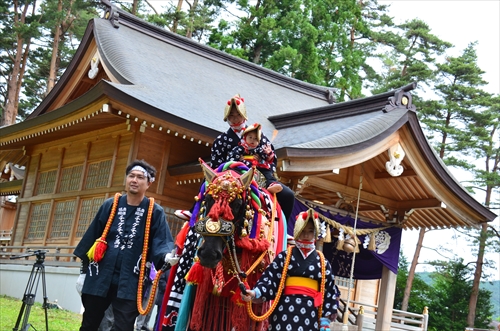 コロナでチャグチャグ馬コ行進行事中止も、馬主有志が鬼越蒼前神社にお参り5