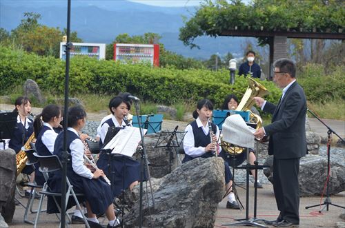 学生が演奏する様子6