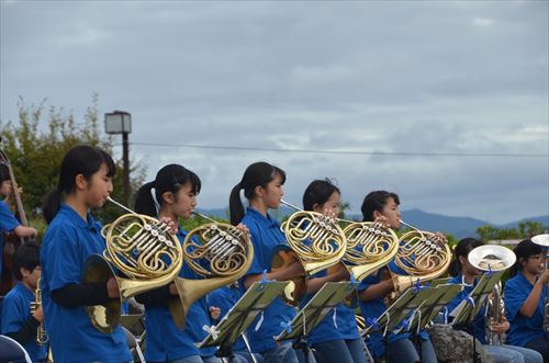 学生が演奏する様子3