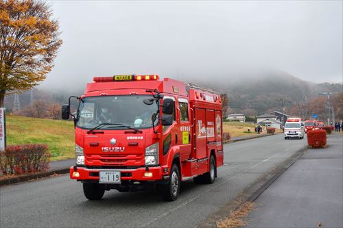 現場へ向かう緊急車両