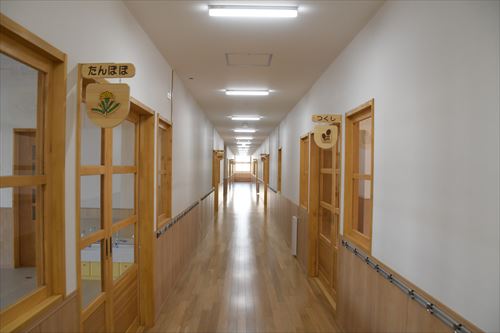 巣子保育園新園舎廊下