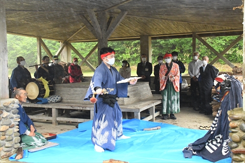 篠木神楽保存会の神楽の演武