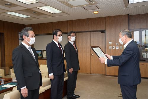 東京システムズ株式会社様による企業版ふるさと納税贈呈式の様子