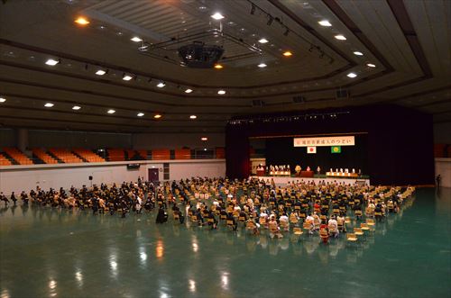 令和3年度滝沢市新成人のつどいの様子（会場右後方より）