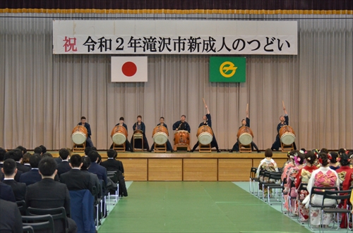 式典で行われた太鼓舞踊の様子