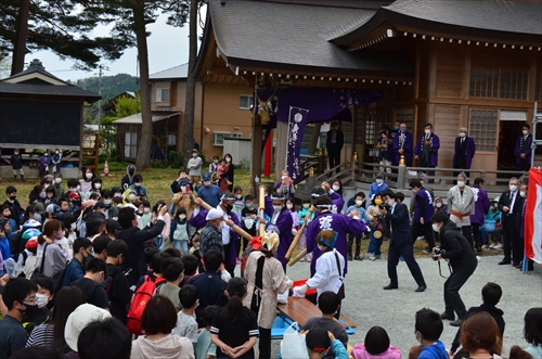 鬼越蒼前神社例大祭の様子