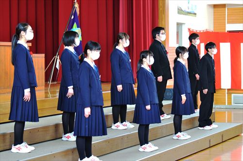 市内小中学校で行われた卒業式の様子