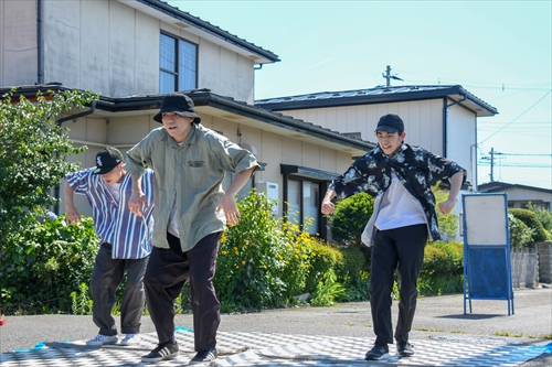 鷹巣子市の様子