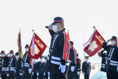 市交通指導隊の初出動式と市消防団の消防出初式の様子12