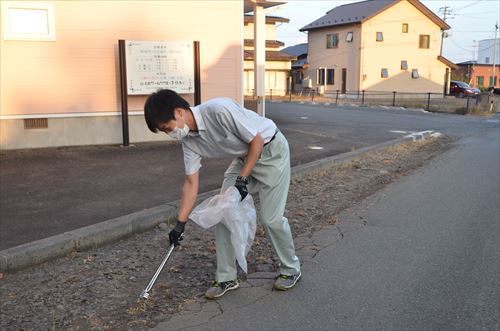 市役所周辺の市道のごみ拾い2