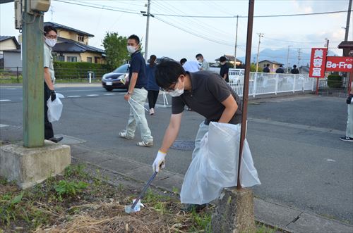 市役所周辺の市道のごみ拾い3