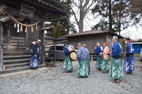 篠木神楽保存会による春の祈祷の様子1