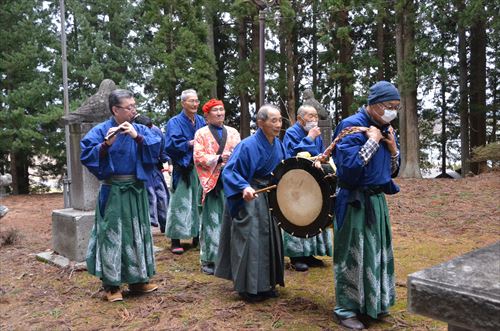 篠木神楽保存会による春の祈祷の様子2