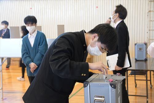 盛岡北高等学校で行われた選挙啓発授業の様子5