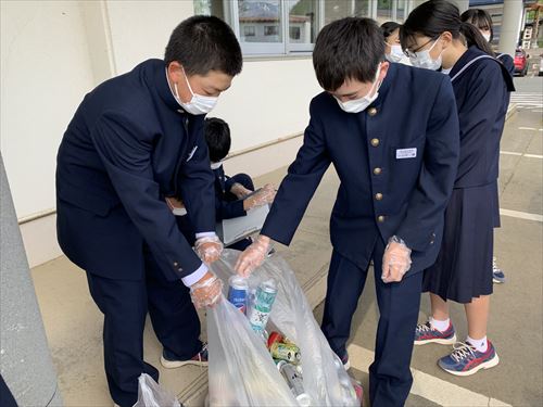 アルミ缶回収の様子2