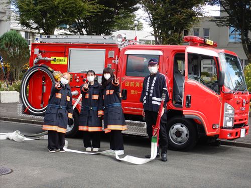 聖陵祭に参加した市消防団の様子