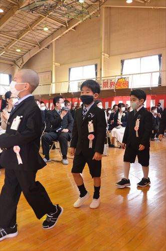 滝沢第二小学校入学式の様子