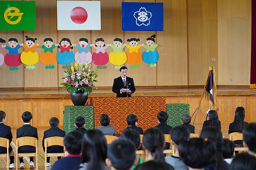 一本木小学校入学式の様子