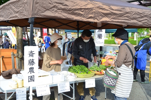 斎藤農園の店舗の様子