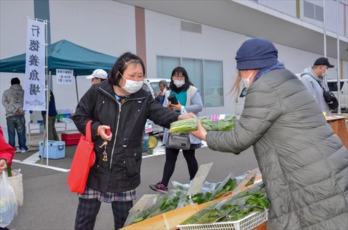 たきざわ日曜朝市の様子4