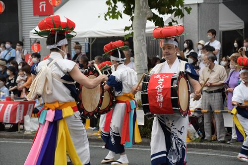 第45回盛岡さんさ踊りのパレードの様子