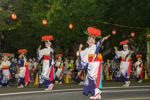 第45回盛岡さんさ踊りのパレードの様子