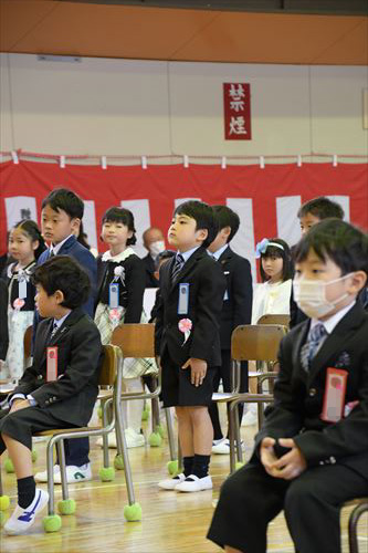 鵜飼小学校入学式の様子