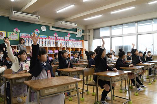 鵜飼小学校入学式の様子