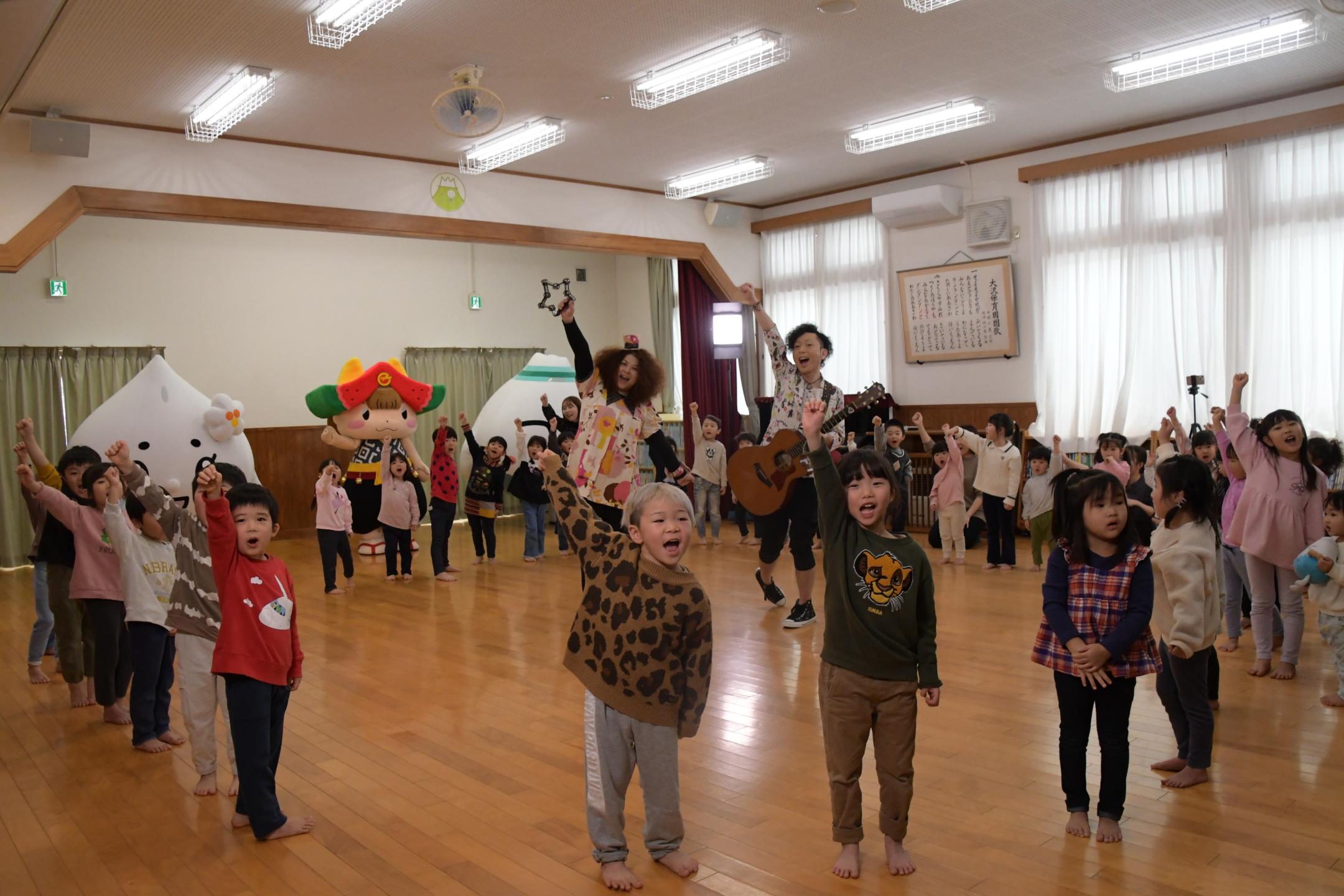 「たらりら」収録～みんなでレッツダンスのカバー写真